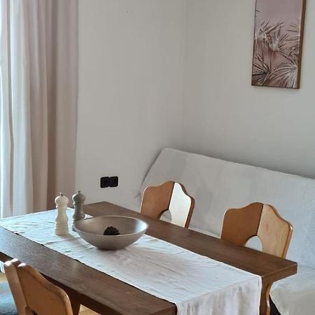 Apartmani Jelena Petrcane Ngoại thất bức ảnh