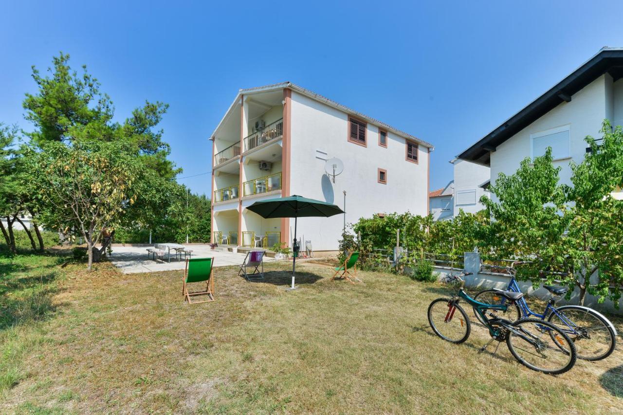 Apartmani Jelena Petrcane Ngoại thất bức ảnh