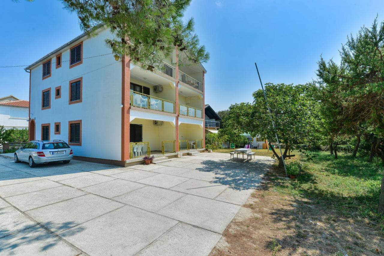 Apartmani Jelena Petrcane Ngoại thất bức ảnh