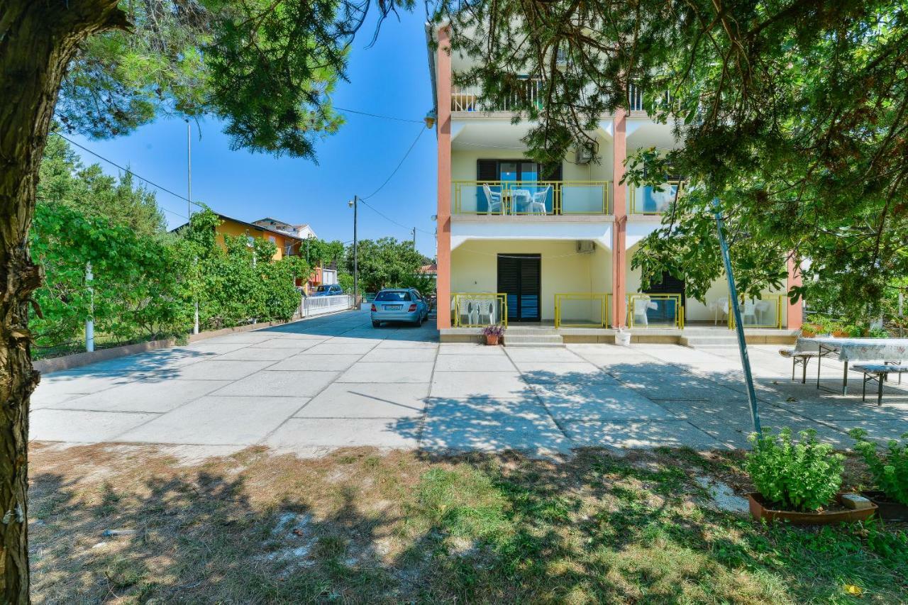 Apartmani Jelena Petrcane Ngoại thất bức ảnh